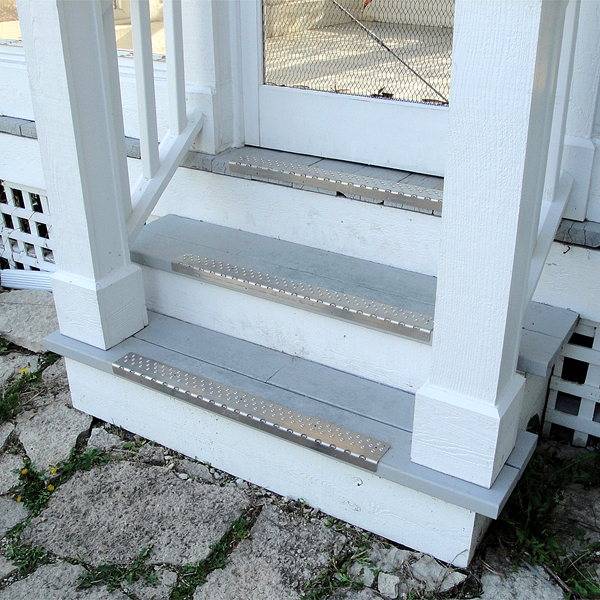 tread-nosing-30-275-1125-gray-wood-steps-jpg