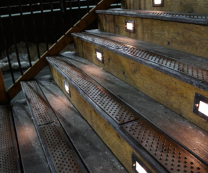 handi-treads-brown-commercial-athletic-facility-steps-04