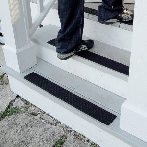 handi-treads-30-inch-black-wood-steps